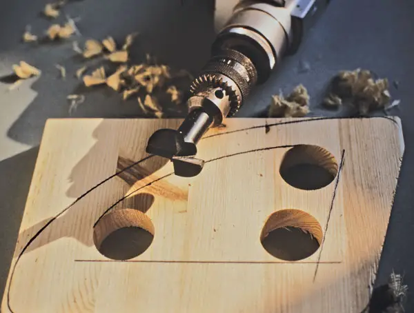 Come fare buchi circolari nel legno (Guida Specializzata)